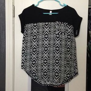 🖤💕 Cute Xhilaration top sheer